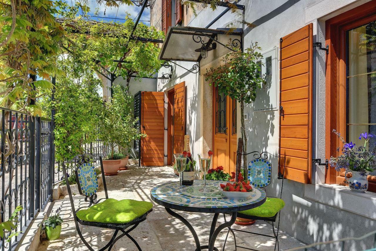 Palazzo 1812 Vila Krnica Exterior foto